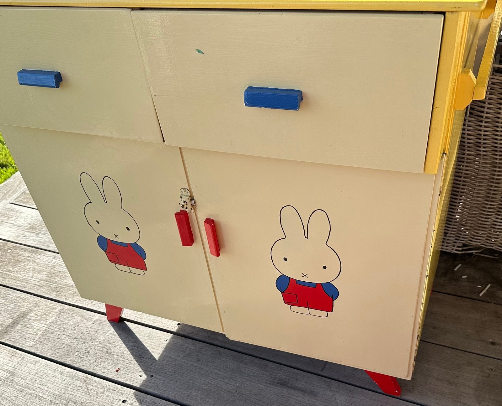 Vrolijke gebruikte commode geel Nijntje, Gebruikt, 50 tot 70 cm, Ophalen of Verzenden, 100 cm of meer