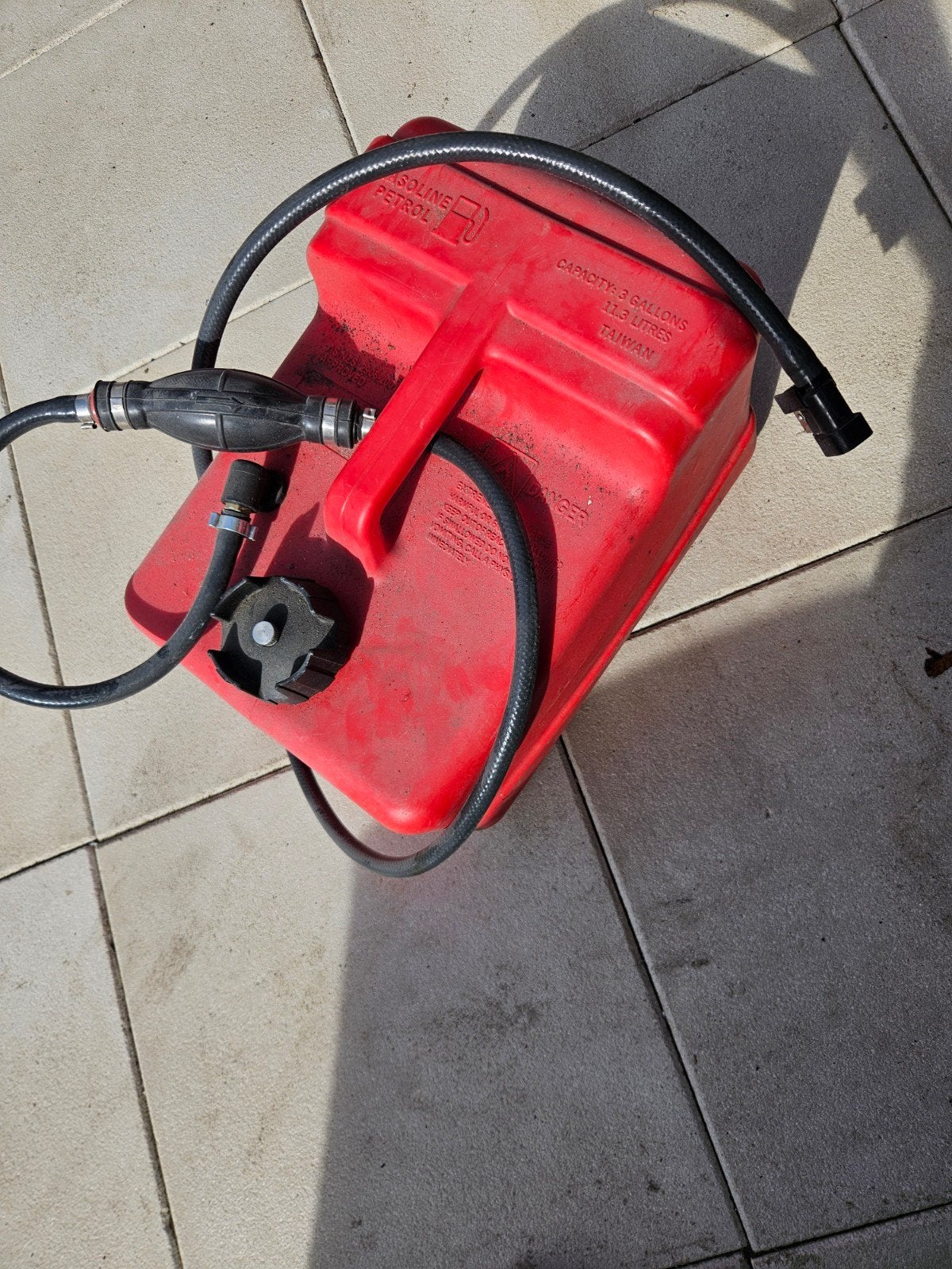 Rode brandstoftank 11 liter met slang