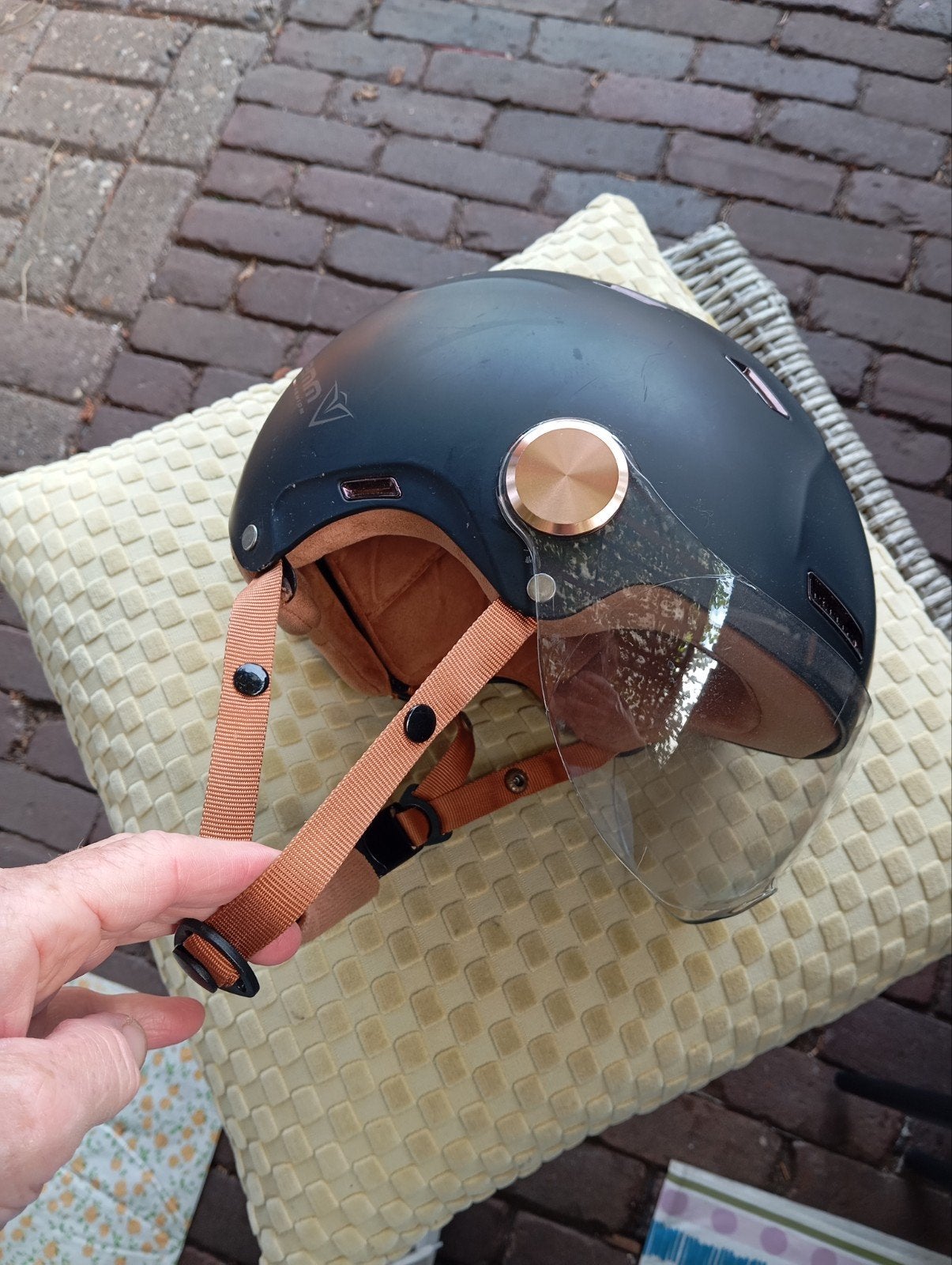 Helm, zwart, zachte bruine voering, Fietsen en Brommers, Ophalen of Verzenden, Gebruikt, Extra large of groter, Demm Fashion