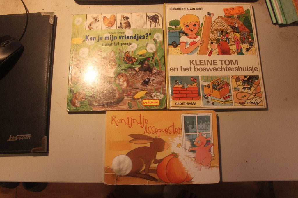 702m - boek - 9 boekjes voor kleuters, Ophalen of Verzenden, Gelezen, Fictie algemeen