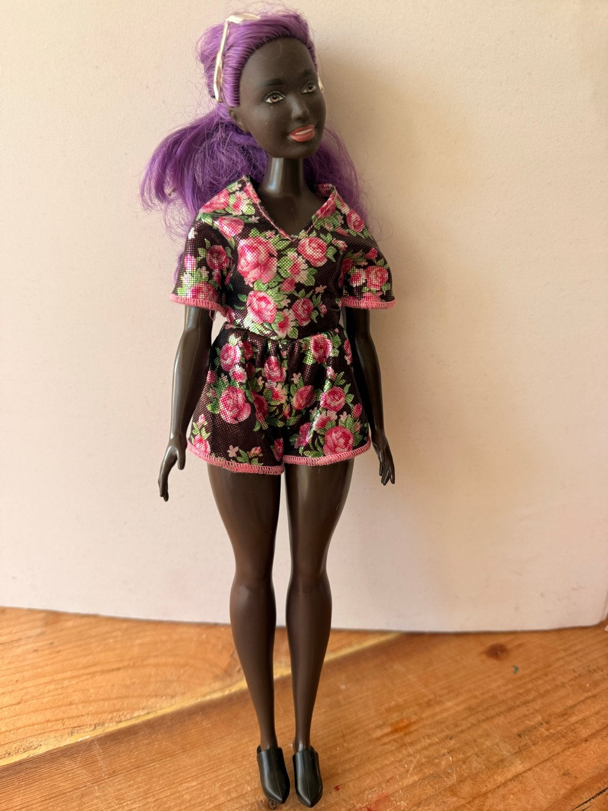 Barbie Fashionistas Pop met Paars Haar en Bloemenoutfit, Ophalen of Verzenden, Gebruikt, Barbie