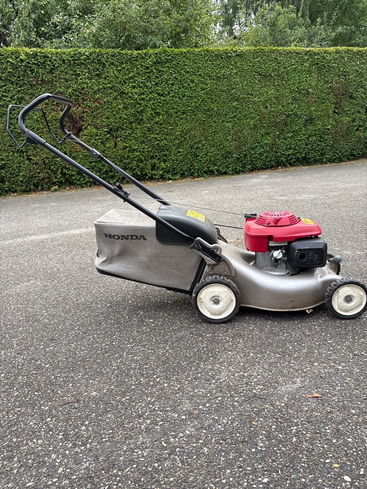 Goedwerkende Honda grasmaaier (benzine), Tuin en Terras, Grasmaaiers, Ophalen, Cirkelmaaier, Gebruikt, 40 t/m 49 cm