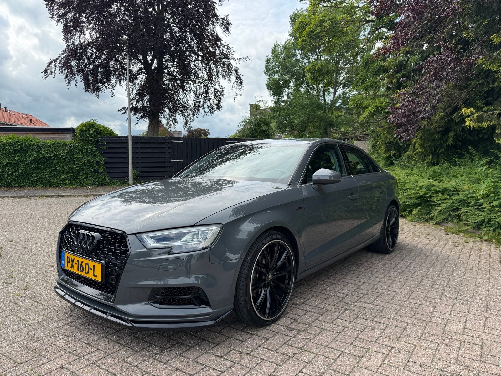 Audi A3 limousine | 2017 | S-line | led | 19” zeer mooi !!, Voorwielaandrijving, 1160 kg, Stof, Zwart