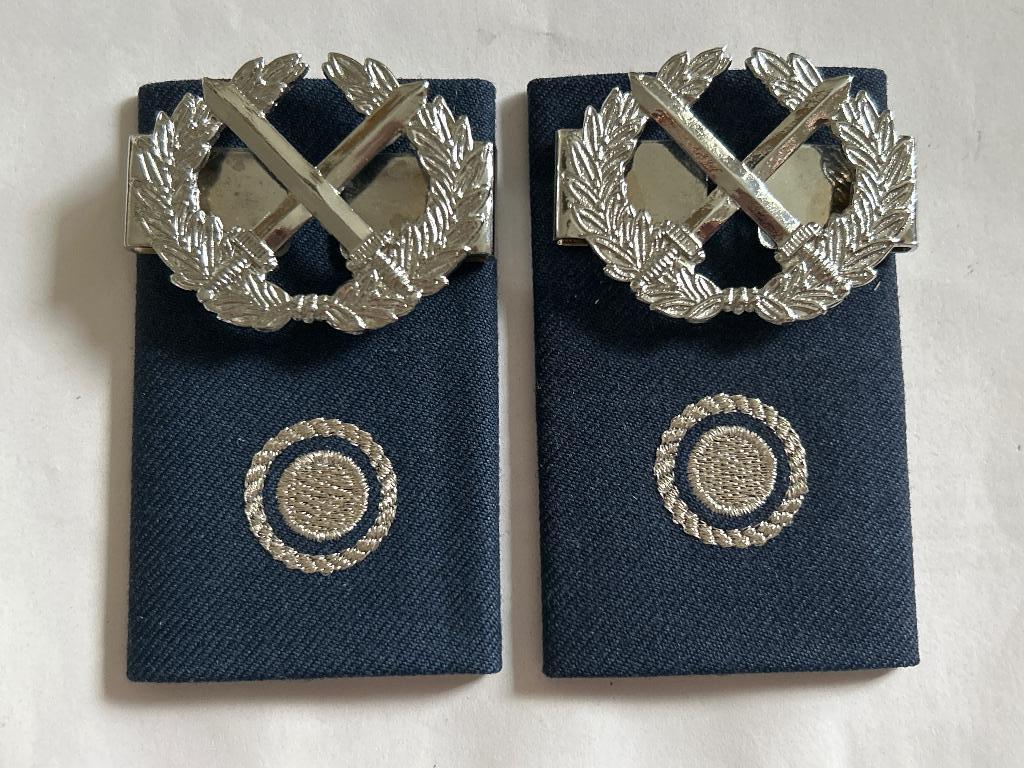 Complete set Rijkspolitie / Gemeentepolitie voor 1994, Verzenden, Landmacht, Nederland, Embleem of Badge