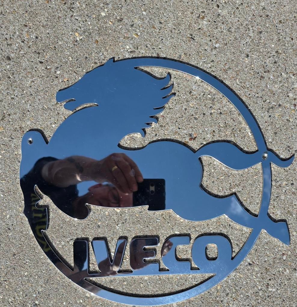 Iveco logo RVS EMBLEEM, Ophalen of Verzenden, Nieuw, Gebruiksvoorwerp