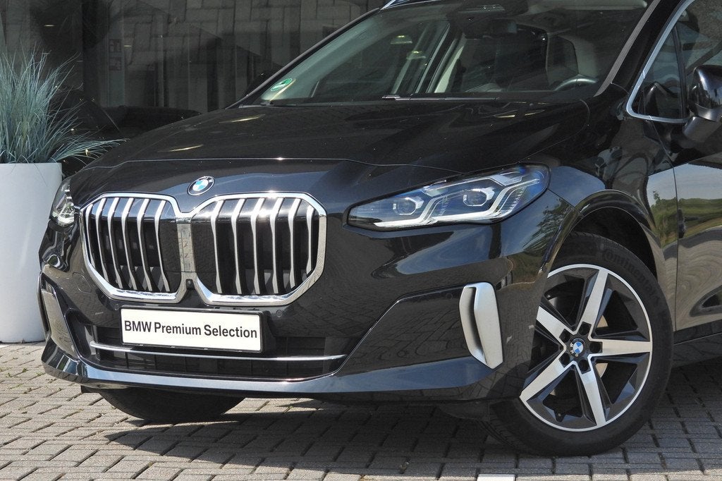 BMW 2 Serie Active Tourer 218i Automaat / Trekhaak / Panoram, 136 pk, Gebruikt, Met garantie (alle), 1445 kg