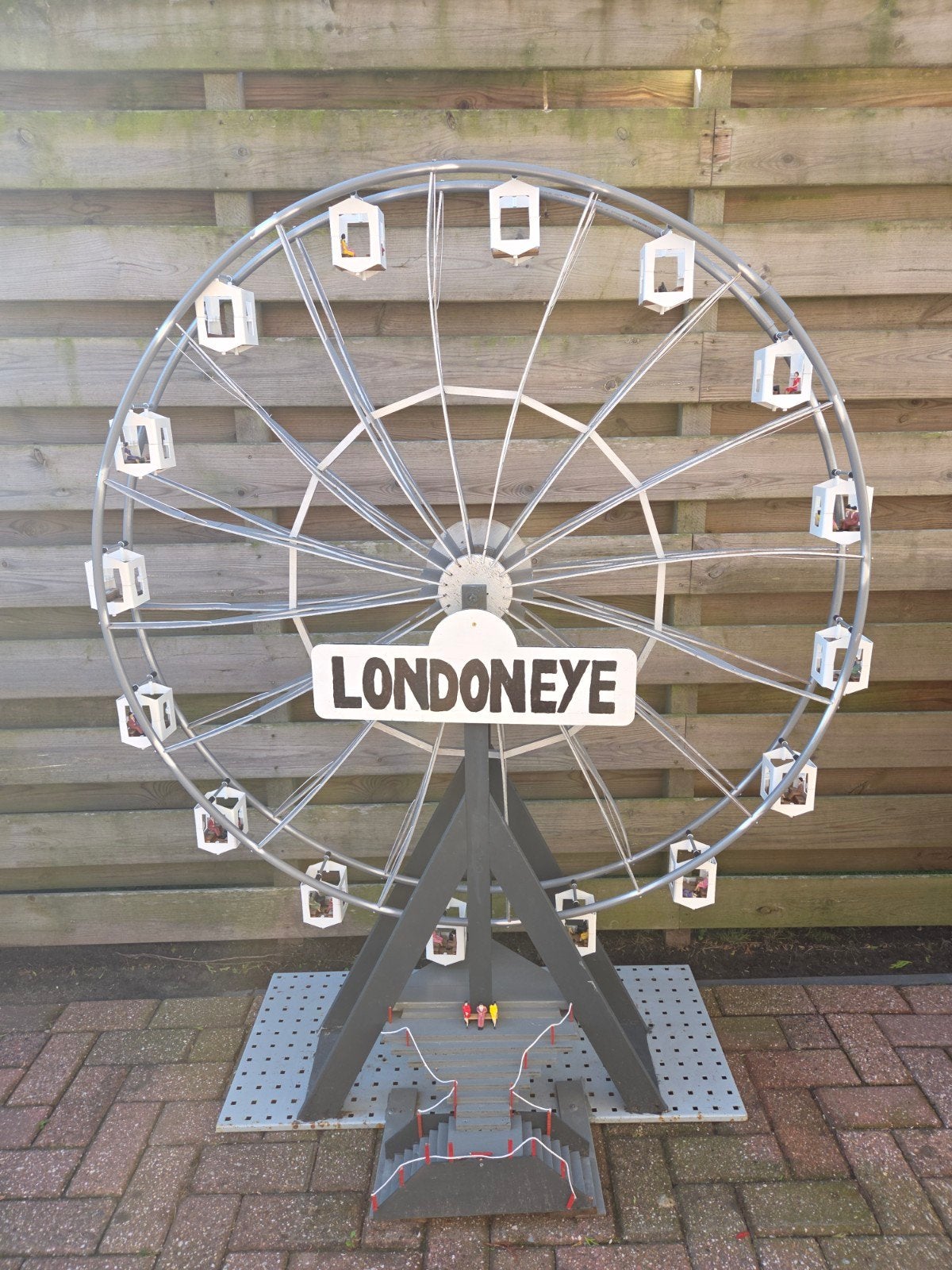 Groot London Eye model met poppetjes, Ophalen, Gebruikt