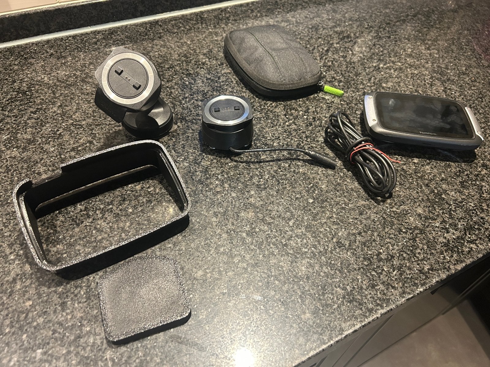 TomTom Rider 410 navigatiesysteem met accessoires, Ophalen, Zo goed als nieuw
