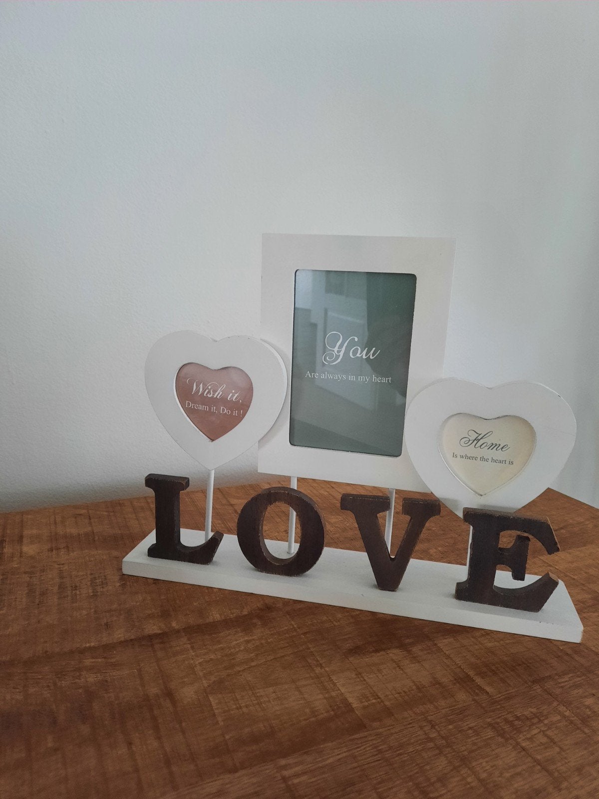 Decoratieve 'LOVE' fotolijst met hartjes, Ophalen, Minder dan 50 cm, Nieuw, Minder dan 50 cm