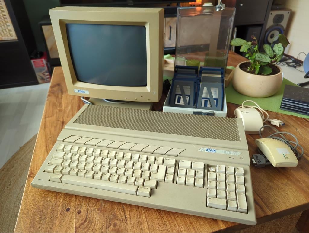 Atari 1040 ST met monitor, muizen en Cubase diskettes, Computers en Software, Vintage Computers, Ophalen of Verzenden, Atari
