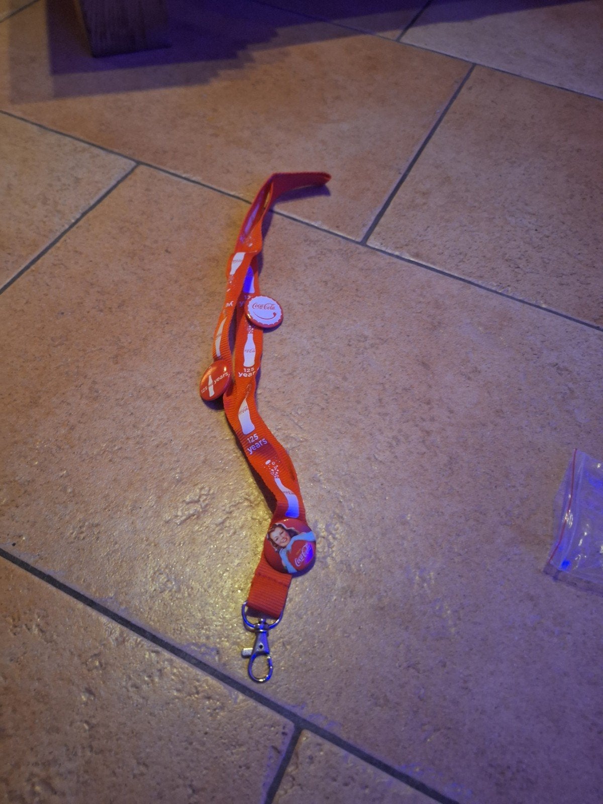 Coca-Cola 125 Jaar Lanyard met Pins - Collectors Item, Ophalen of Verzenden, Zo goed als nieuw