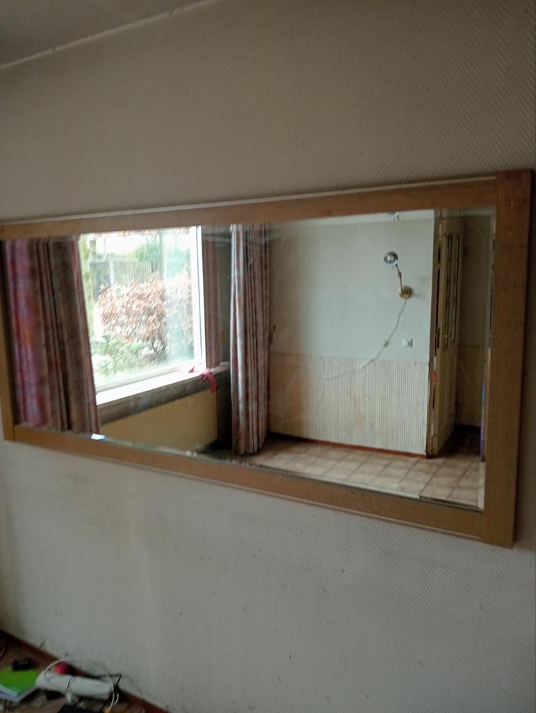 Grote rechthoekige spiegel met houten lijst, Huis en Inrichting, Woonaccessoires | Spiegels, Gebruikt, 125 cm of meer, 100 tot 150 cm