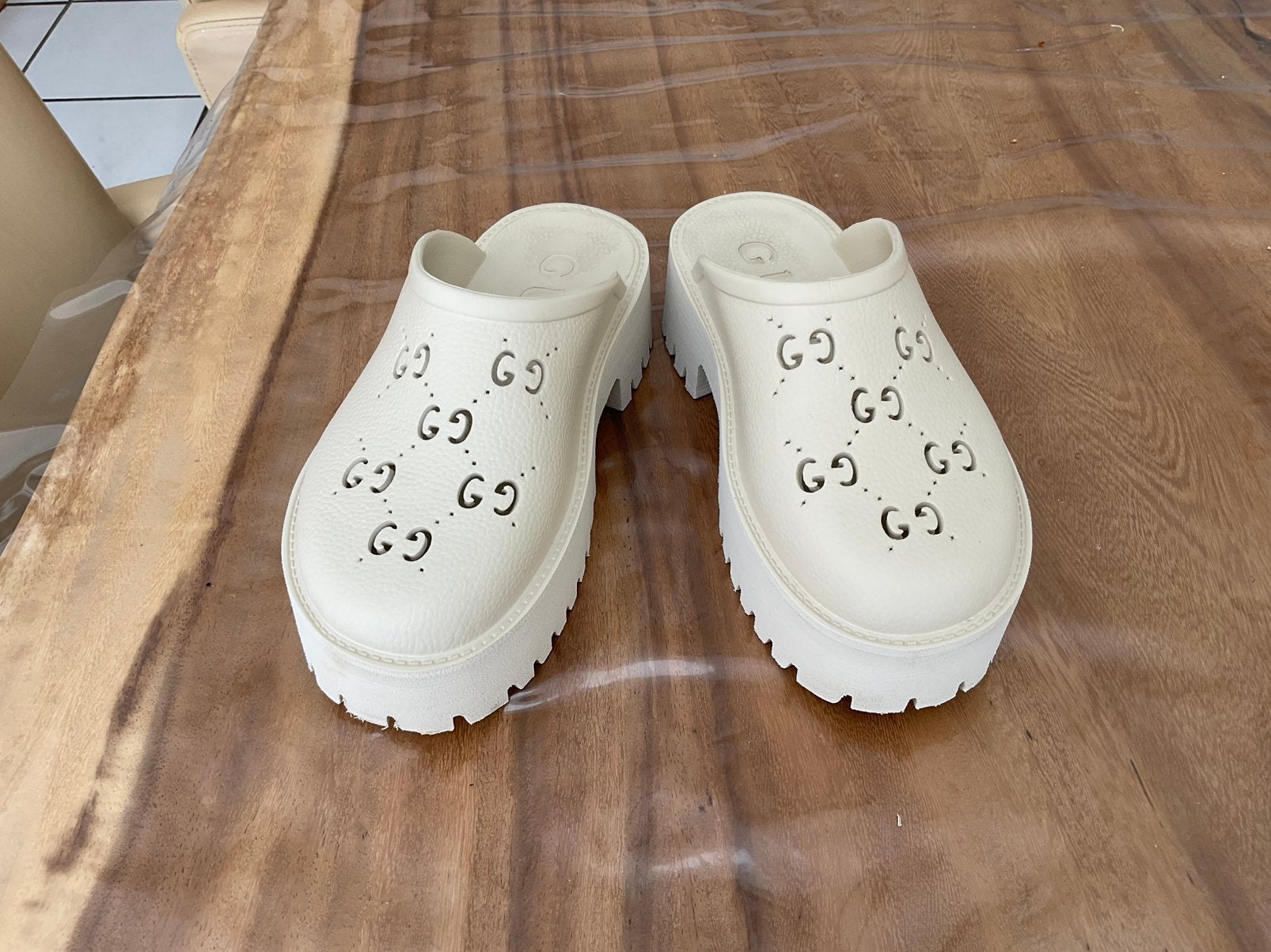 Gucci rubber klompen/slipers, Ophalen of Verzenden, Zo goed als nieuw