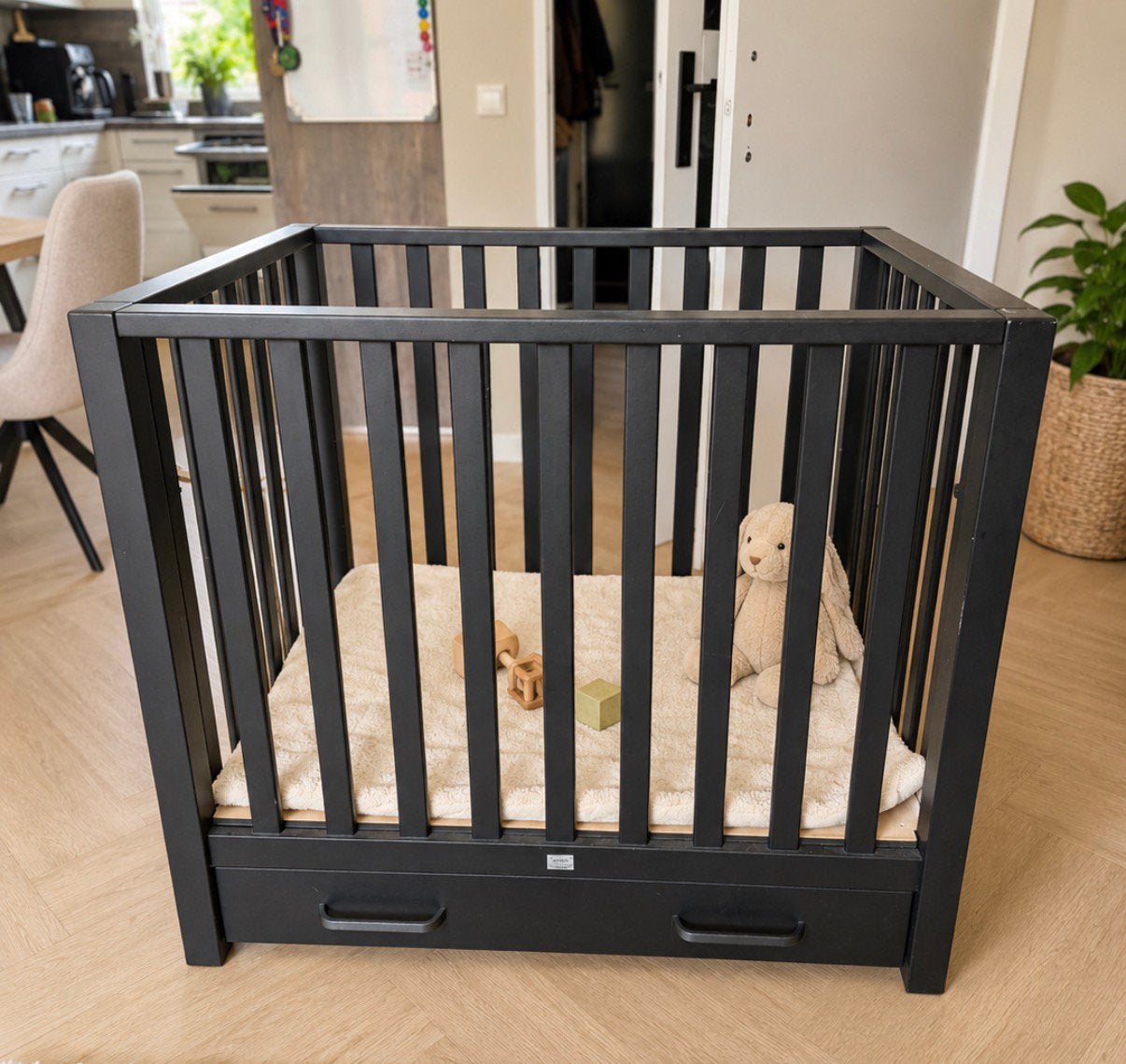 Twf baby box zwart met lade model Laura, Kinderen en Baby's, Kinderkamer | Bedden, Ophalen, Gebruikt, Minder dan 140 cm, Minder dan 70 cm