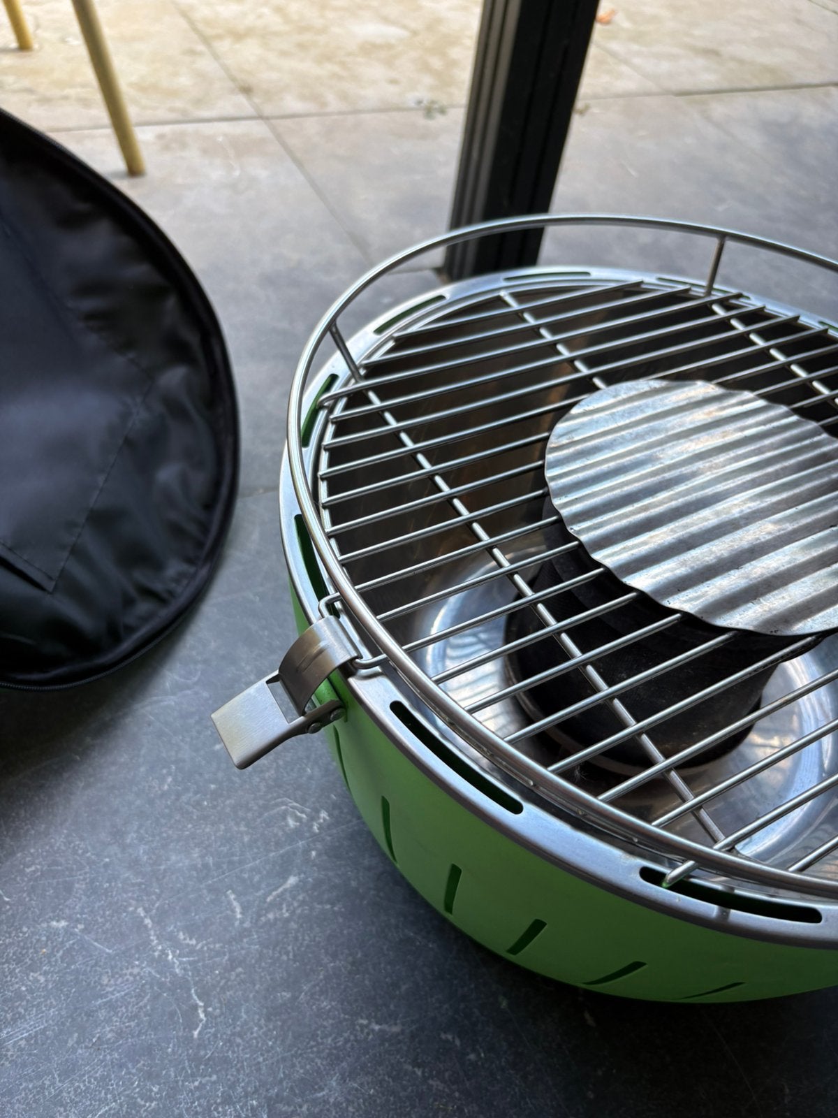 Tafel barbeque kolen en elekrische ventilator, Ophalen, Gebruikt