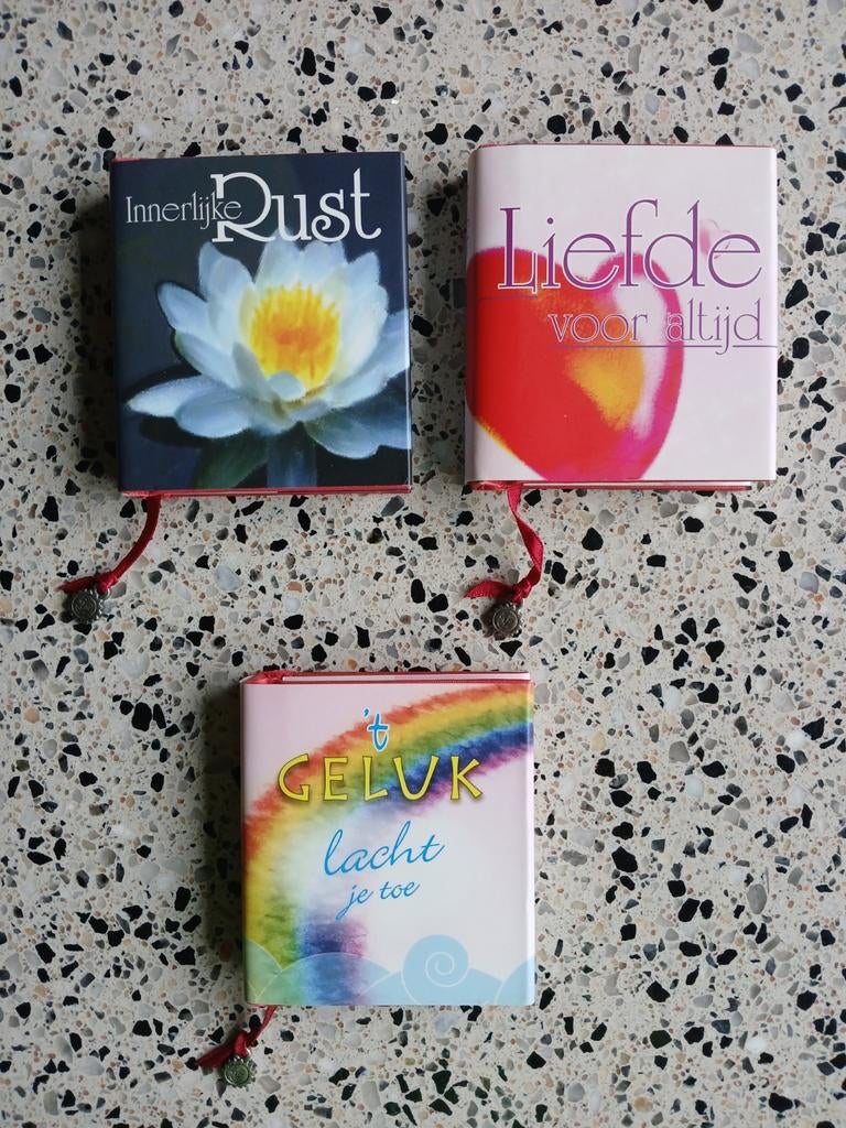 Set van 3 inspirerende boekjes: Rust, Liefde, Geluk VASTE PR, Achtergrond en Informatie, Spiritualiteit algemeen, Nieuw, Diverse auteurs