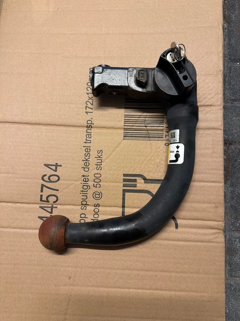 Trekhaak Ford Puma. L1TJ-19D528-AB, Ophalen, Gebruikt