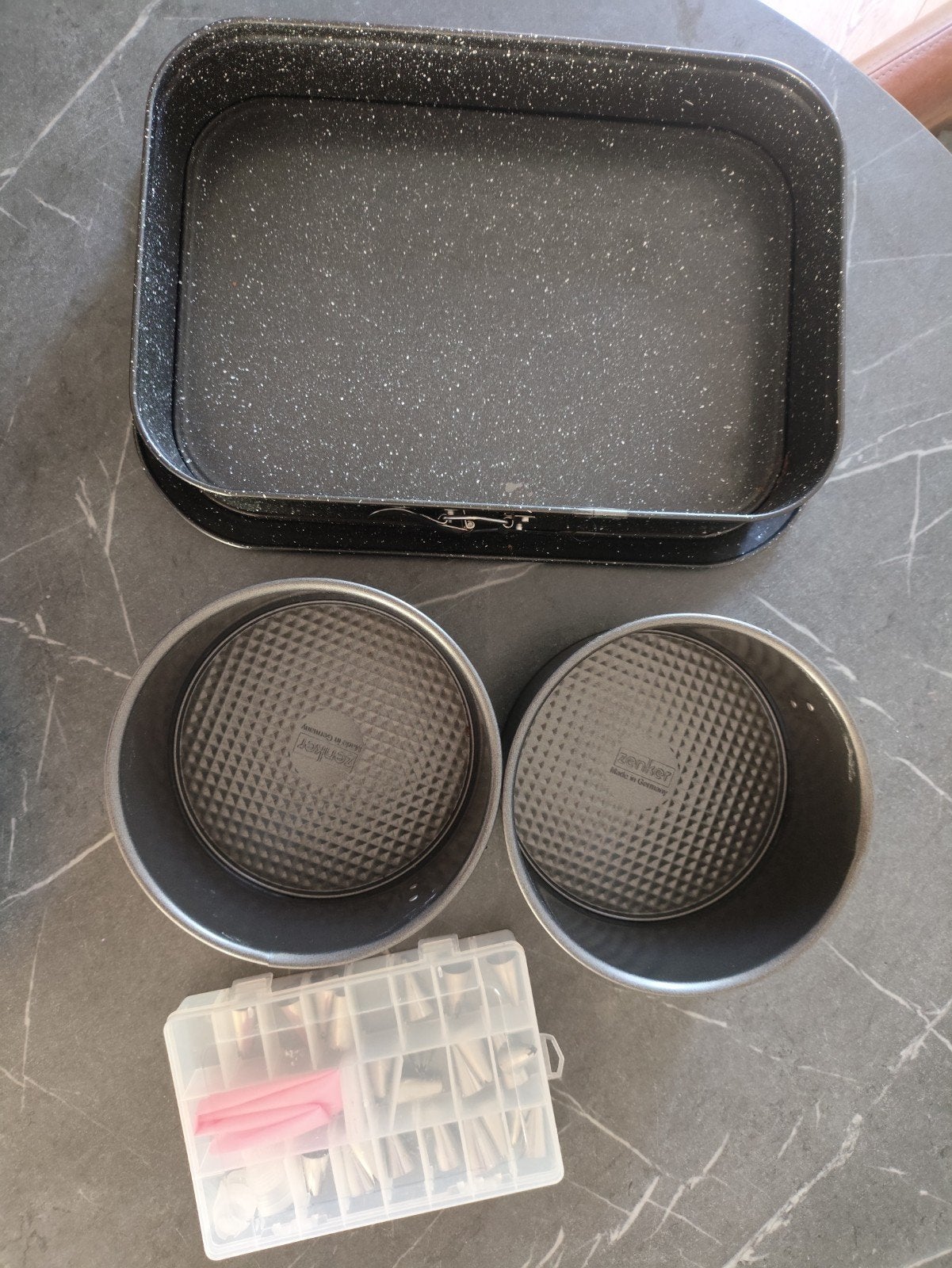 Bakvormen set: springvormen (18cm) en spuitmondjes, Ophalen, Zo goed als nieuw
