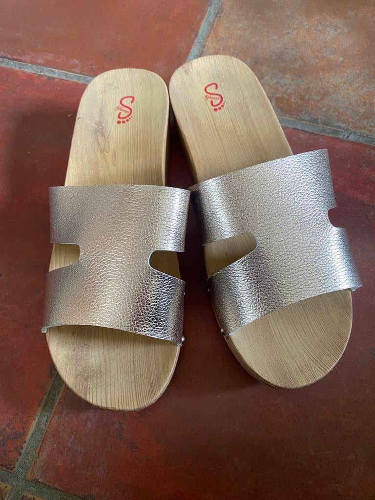 Mooie slippers/klompen COMFY mt 41, Overige kleuren, Verzenden, Instappers, Gedragen