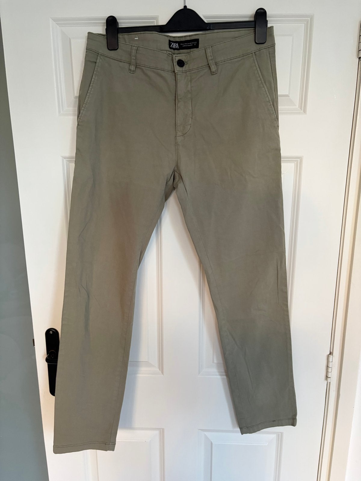 Zara groene chino broek - Maat 44, Ophalen of Verzenden, Zo goed als nieuw, Maat 48/50 (M), Groen