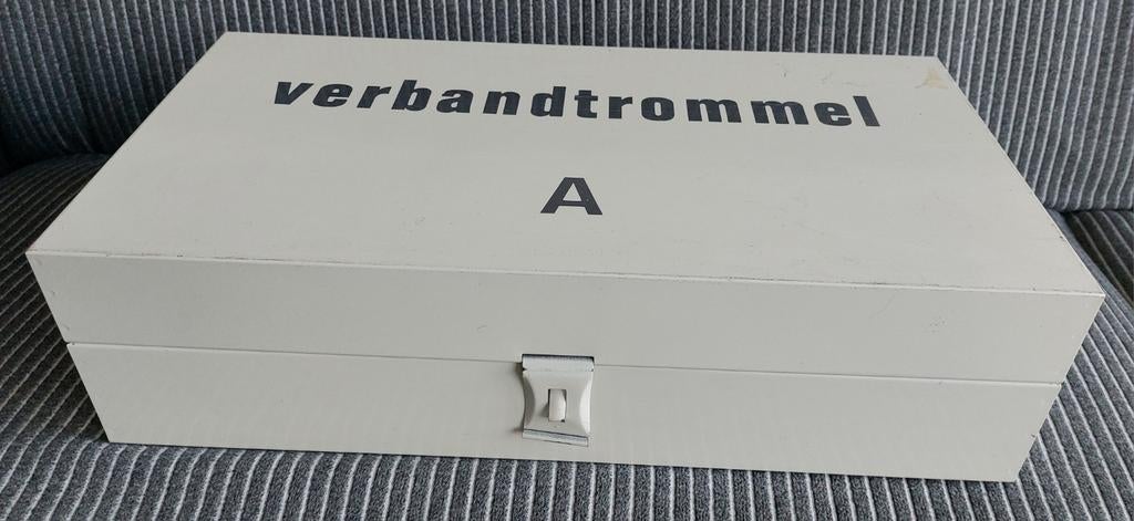 Oude verbandtrommel,  zonder inhoud, Ophalen