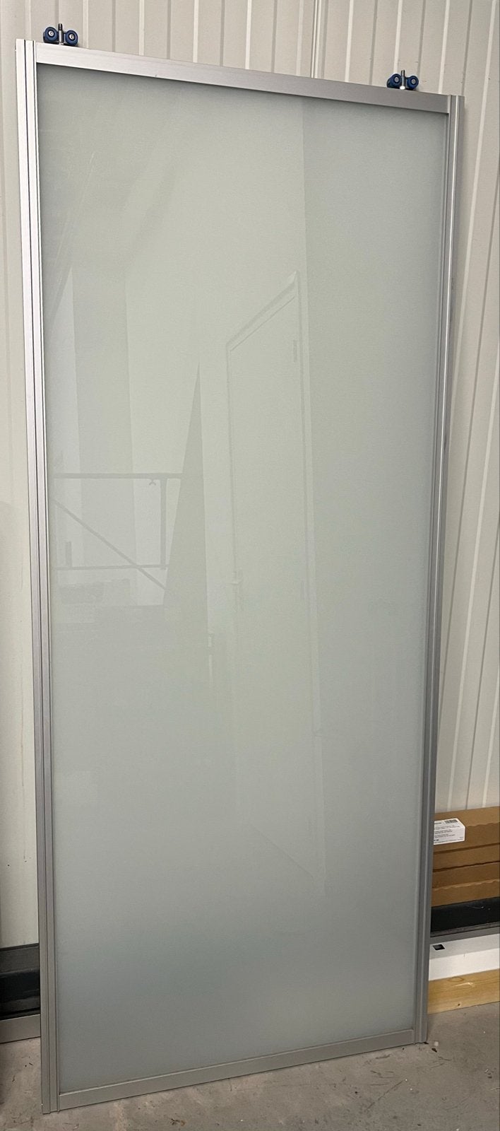 Glazen schuifdeur met aluminium frame en rails, 80 tot 100 cm, Binnendeur, Ophalen of Verzenden, Schuifdeur