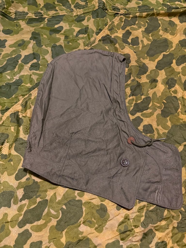 Tweede wereldoorlog US M1943 hood Large 1944, Ophalen of Verzenden, Landmacht, Amerika, Kleding of Schoenen