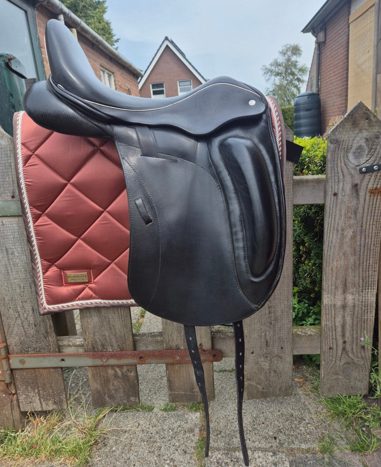 Custom Wolfgang Omni 17.5 Inch, Dieren en Toebehoren, Paarden en Pony's | Zadels, L (17.5 inch), Dressuur, Diepe zit, Ophalen of Verzenden