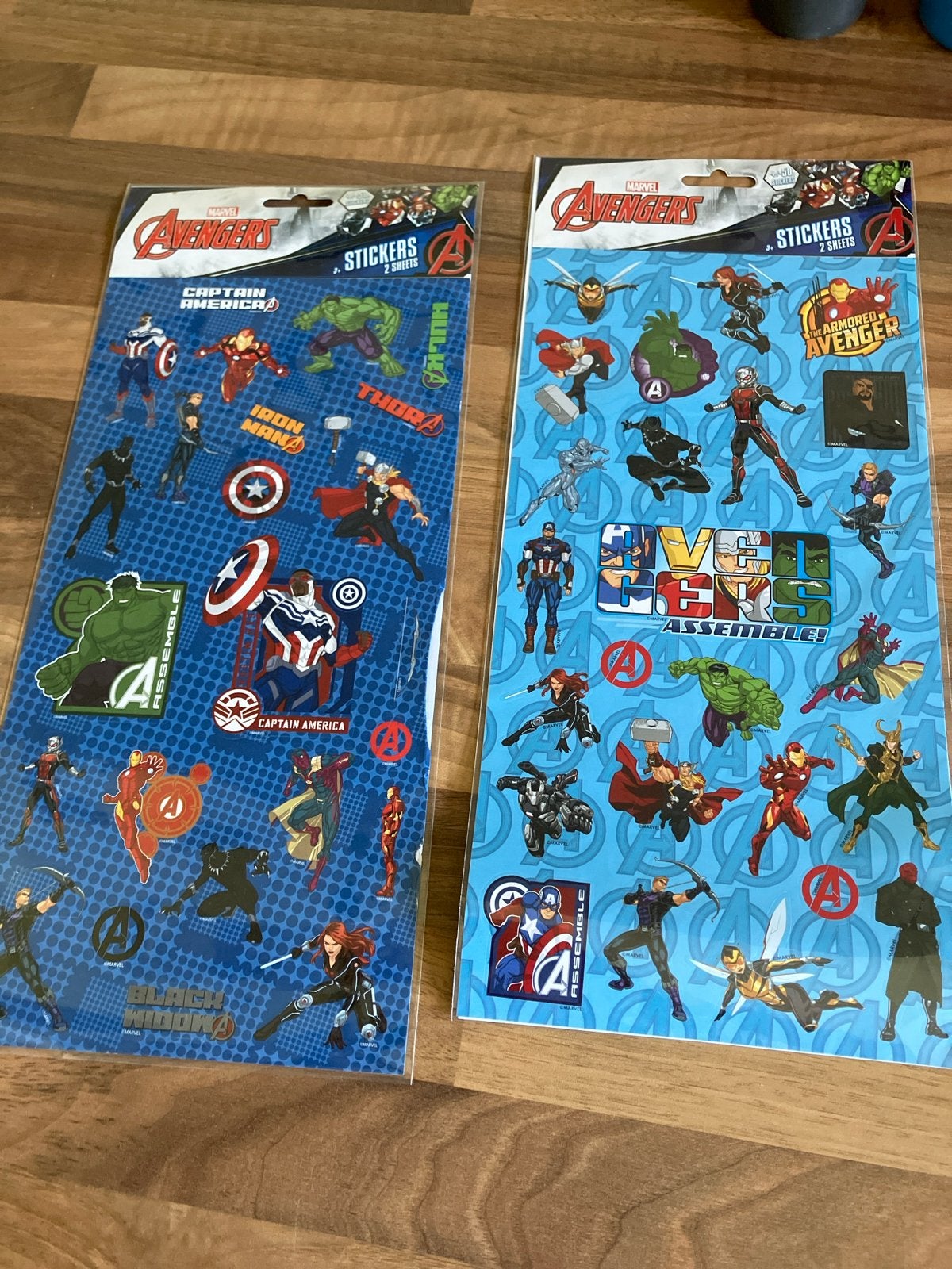 Avengers stickers nieuw in verpakking, Verzamelen, Stickers, Ophalen of Verzenden, Nieuw, Film, Tv of Omroep
