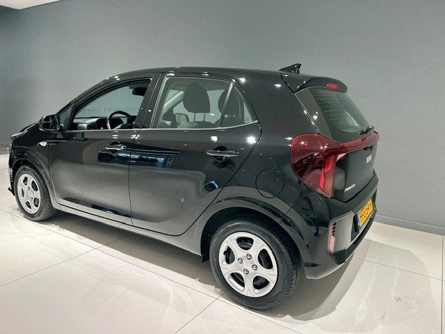 Kia Picanto 1.0 DPi 63pk 4-zits DynamicLine Navi/ Cruise/ BT, Stof, 4 stoelen, Zwart, Origineel Nederlands