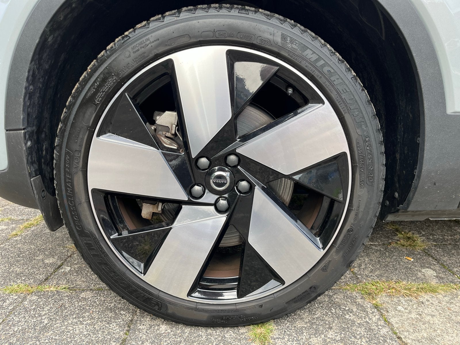 Volvo XC40 EX40 20 inch velgen Michelin  all-season banden, Ophalen, Gebruikt, Banden en Velgen, 235 mm