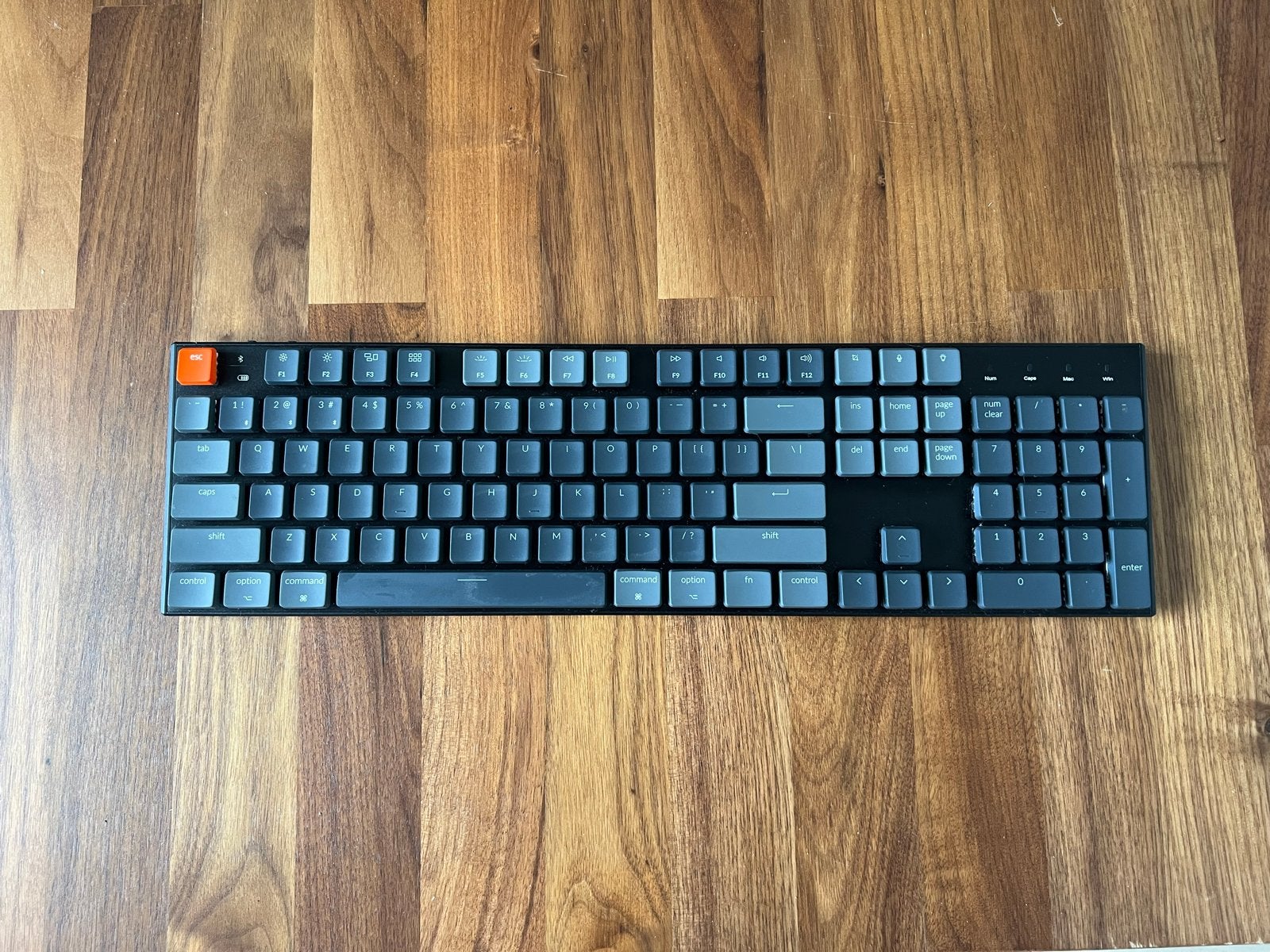 Keychron K5 Bluetooth Mechanisch Toetsenbord - Zo goed als n, Computers en Software, Toetsenborden, Ophalen of Verzenden, Zo goed als nieuw