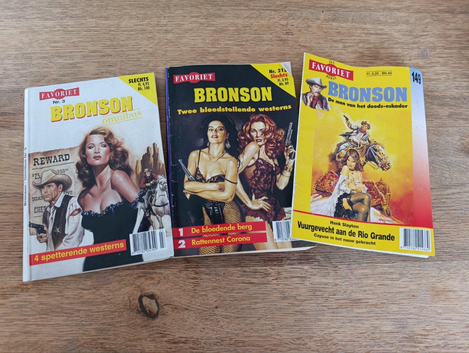 Partij van 3 oude Bronson westernboeken uit de Favoriet-seri, Boeken, Ophalen of Verzenden, Gelezen