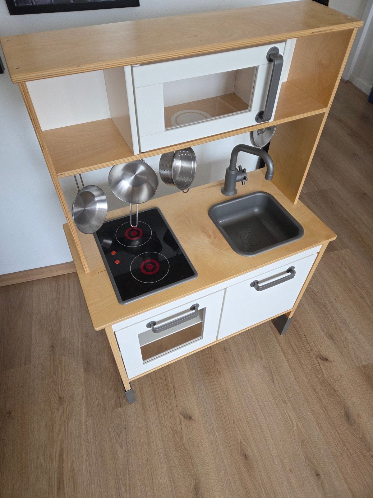 Houten speelkeuken met accessoires, Kinderen en Baby's, Speelgoed | Speelkeukens, Ophalen, Zo goed als nieuw, Hout, Speelkeuken