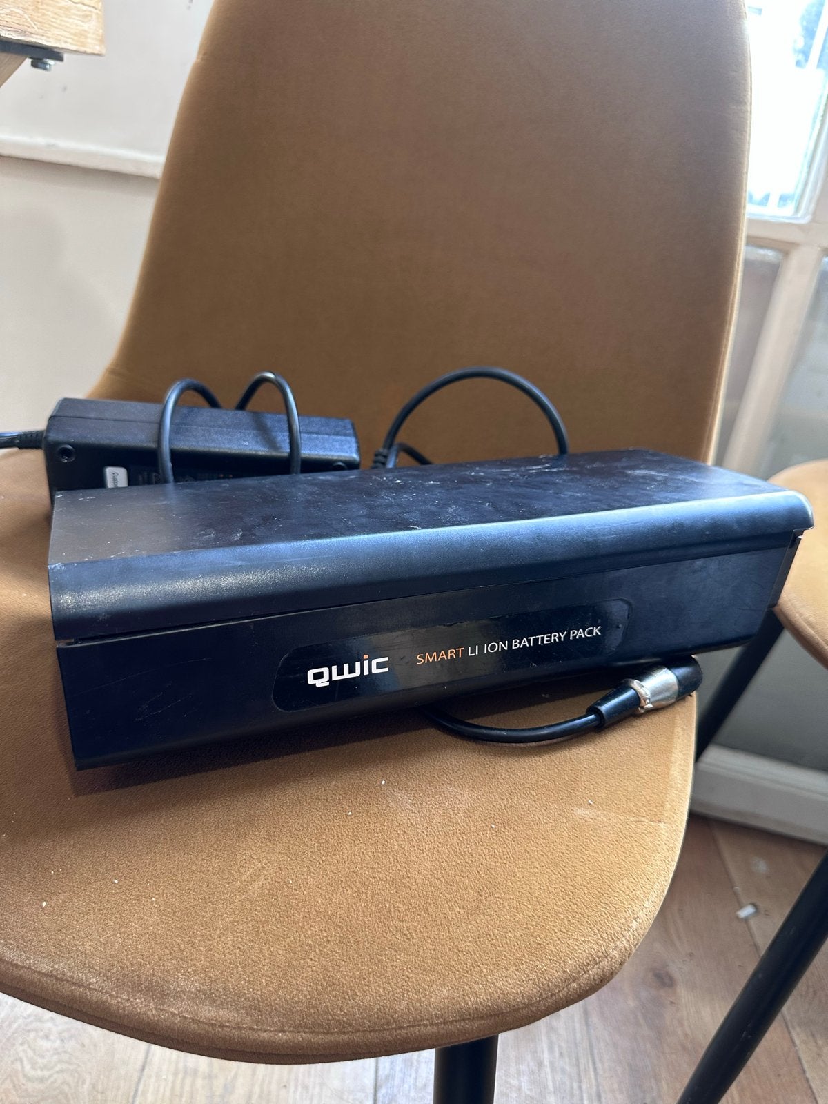 QWIC Smart Li-ion Accupack 36V/6Ah/216Wh met lader, Ophalen, Gebruikt