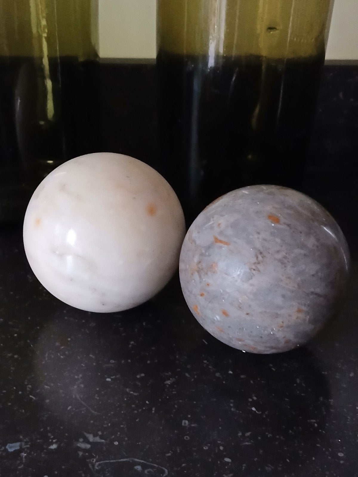 2 Zware Massieve Marmeren Bollen - Rookvrij Huis, Verzamelen, Ophalen of Verzenden