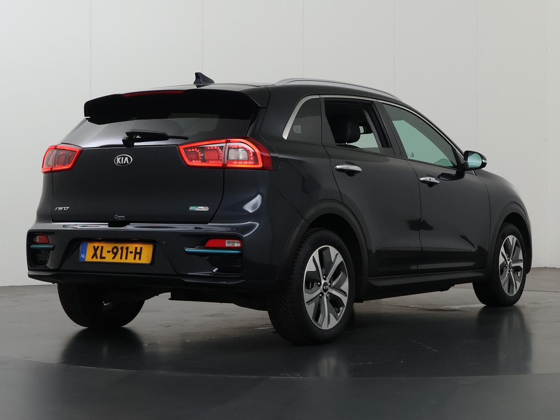 Foto 2 van Kia e-Niro ExecutiveLine 64 kWh | Ele.verstelbare stoelen +