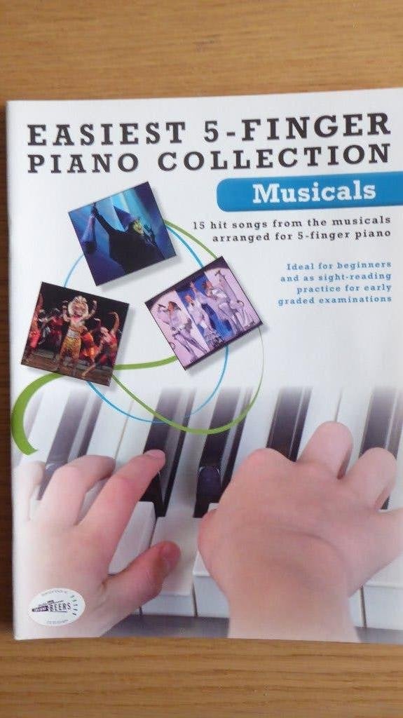 Easiest 5 Finger Piano Collection Musicals - Album, Klassiek, Ophalen of Verzenden, Zo goed als nieuw, Artiest of Componist