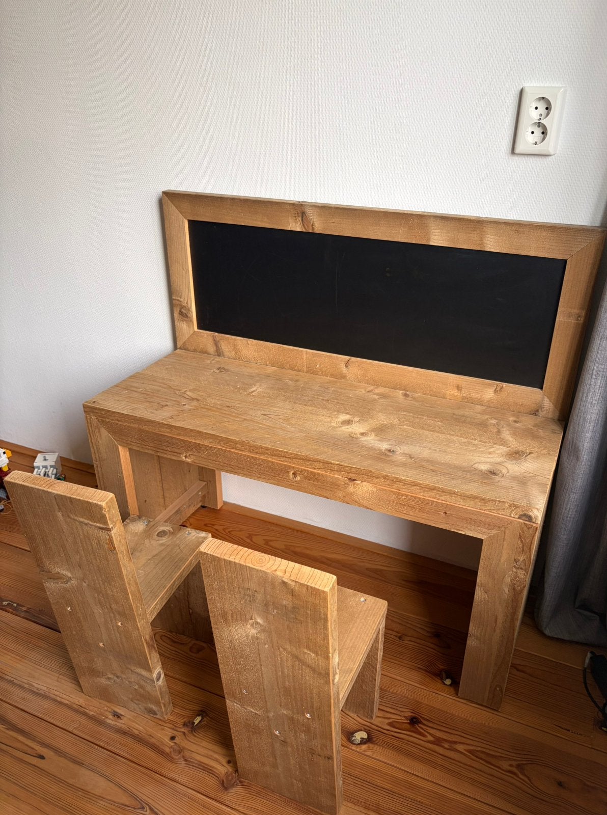 Kinderbureau van hout, Ophalen, Gebruikt