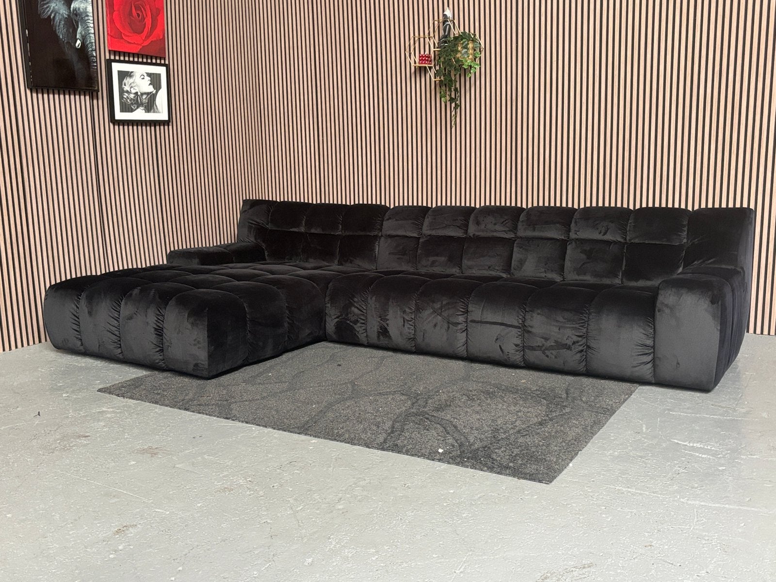 GRATIS LEVERING Velvet Loungebank Zwart 350x190 GEREINIGD, Hoekbank, 300 cm of meer, Ophalen of Verzenden, Zo goed als nieuw