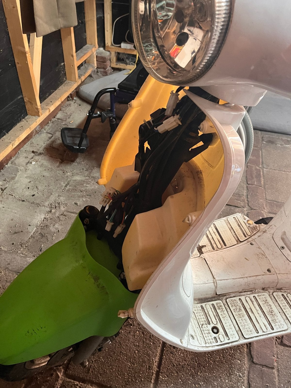 Gratis op te halen: Emco scooter (wel op naam zetten), Fietsen en Brommers, Ophalen, Gebruikt, Elektrisch, Overige merken