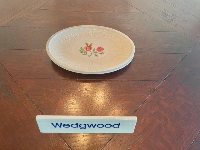 Wedgwood Rosalind belegschaaltje, schotel voor sauskom, Huis en Inrichting, Keuken | Servies, Ophalen of Verzenden, Schaal of Schalen