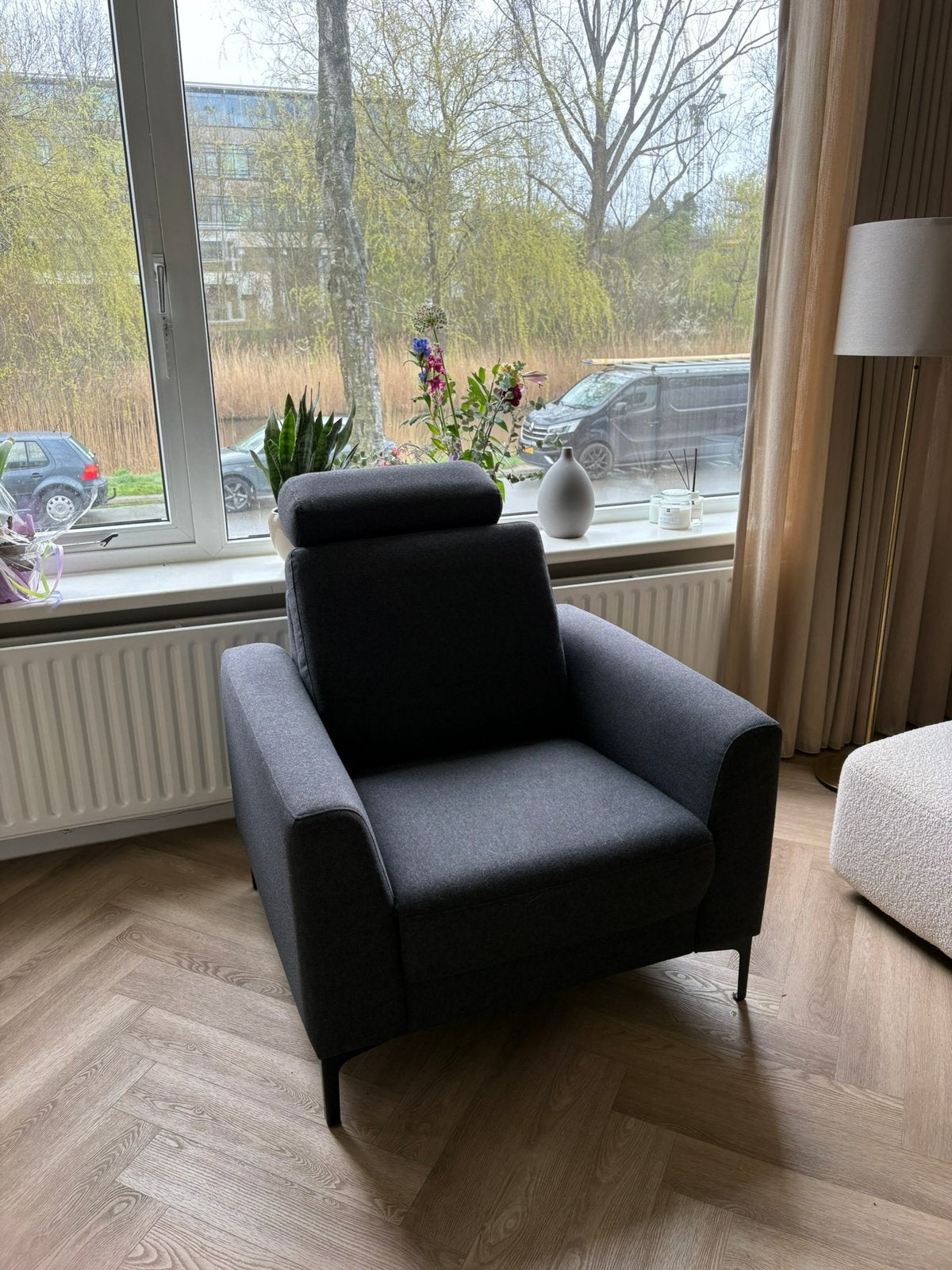 Comfortabele fauteuil donkergrijs met verstelbare hoofdsteun, 75 tot 100 cm, Ophalen of Verzenden, Zo goed als nieuw, 75 tot 100 cm