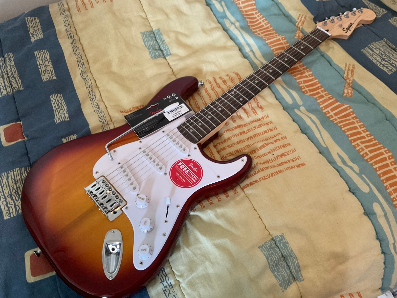 Nieuwe Squier Teaburst stratocaster., Ophalen of Verzenden, Zo goed als nieuw, Solid body, Fender