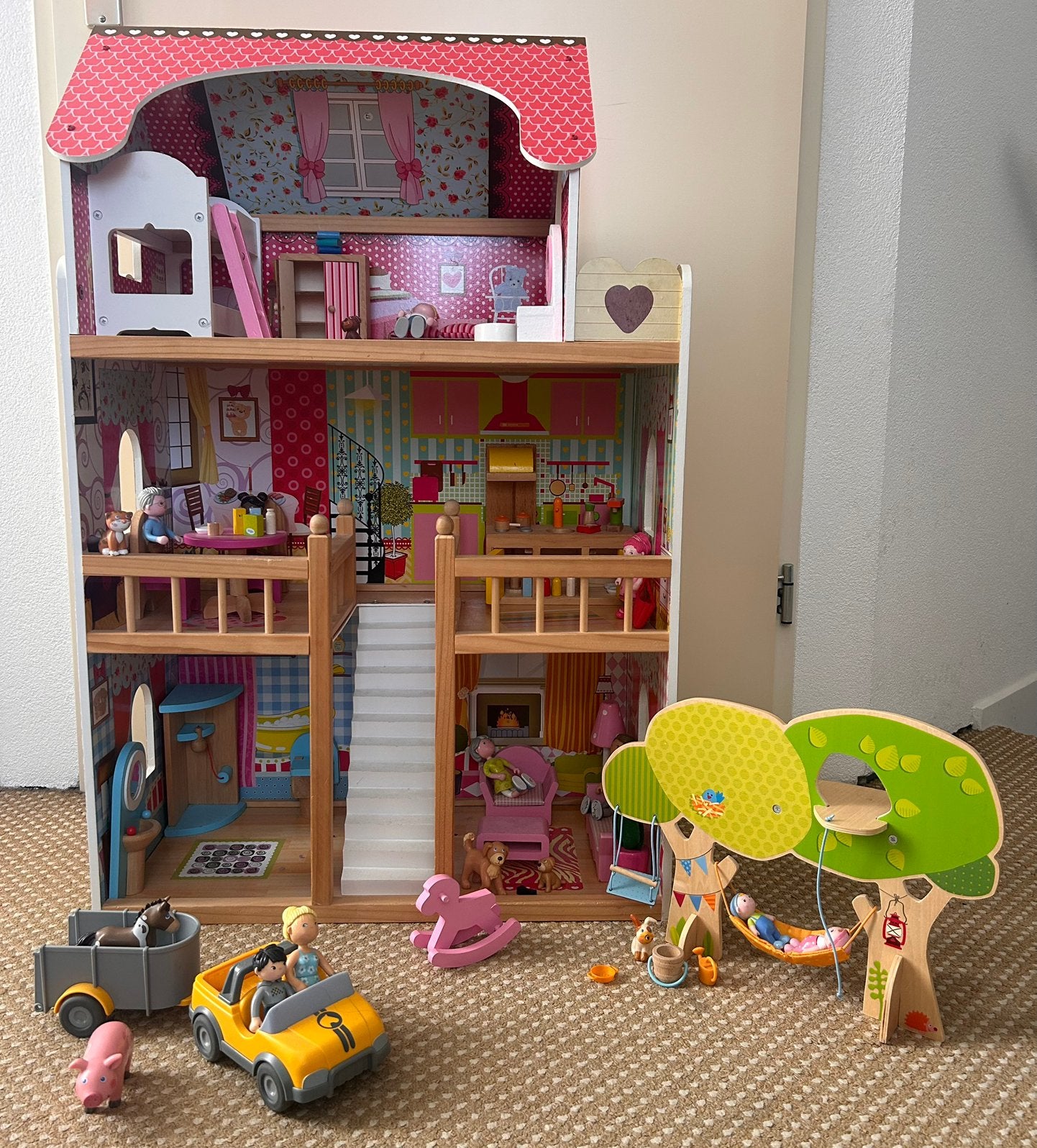 Groot houten poppenhuis HABA accessoires, Ophalen, Zo goed als nieuw, Poppenhuis