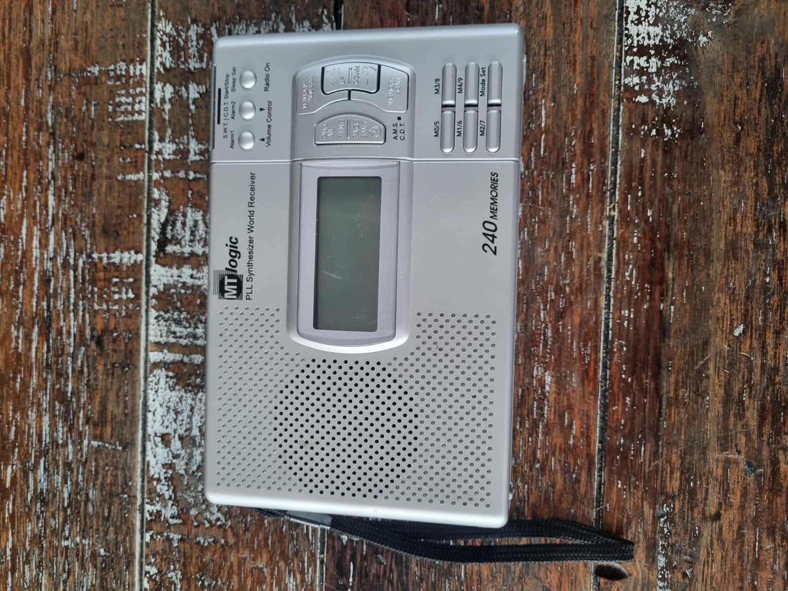 MT Logic PLL Synthesizer Wereldontvanger Radio, Ophalen of Verzenden, Gebruikt, Wereldontvanger