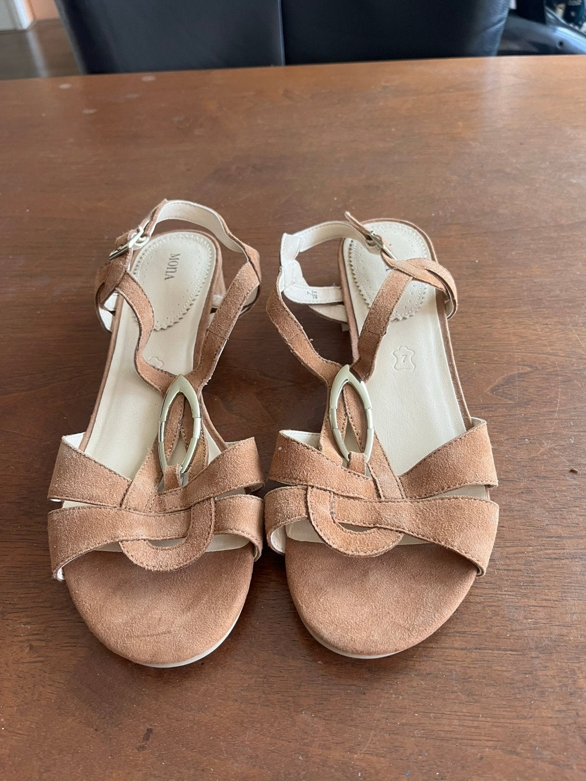 Damessandalette maat 40,5, Kleding | Dames, Beige, Zo goed als nieuw, Mona, Sandalen of Muiltjes