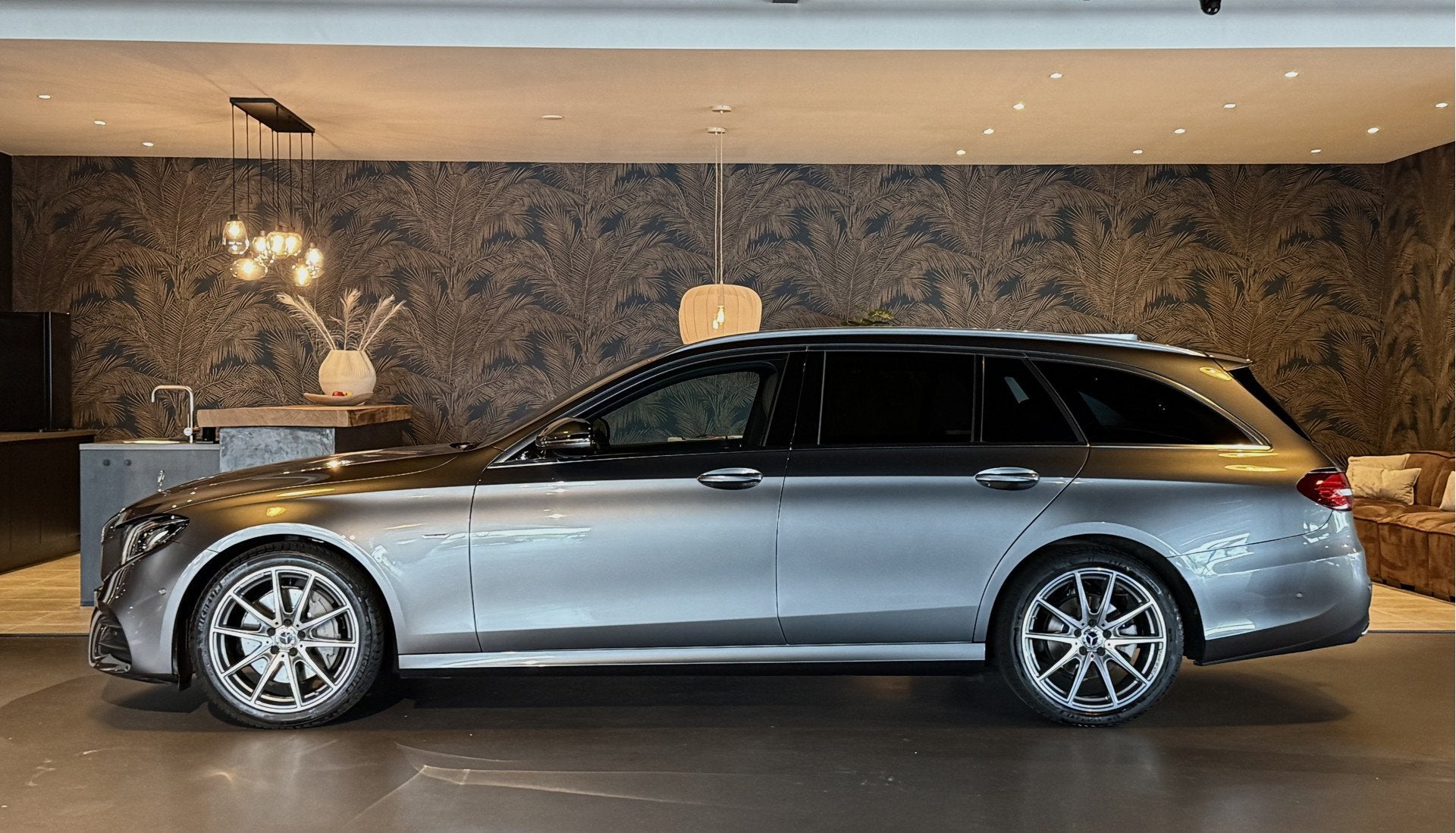 Mercedes-Benz E-Klasse Estate 200 Sport AMG I WideScreen I C, Auto's, Dealer onderhouden, Gebruikt, Euro 6, 4 cilinders
