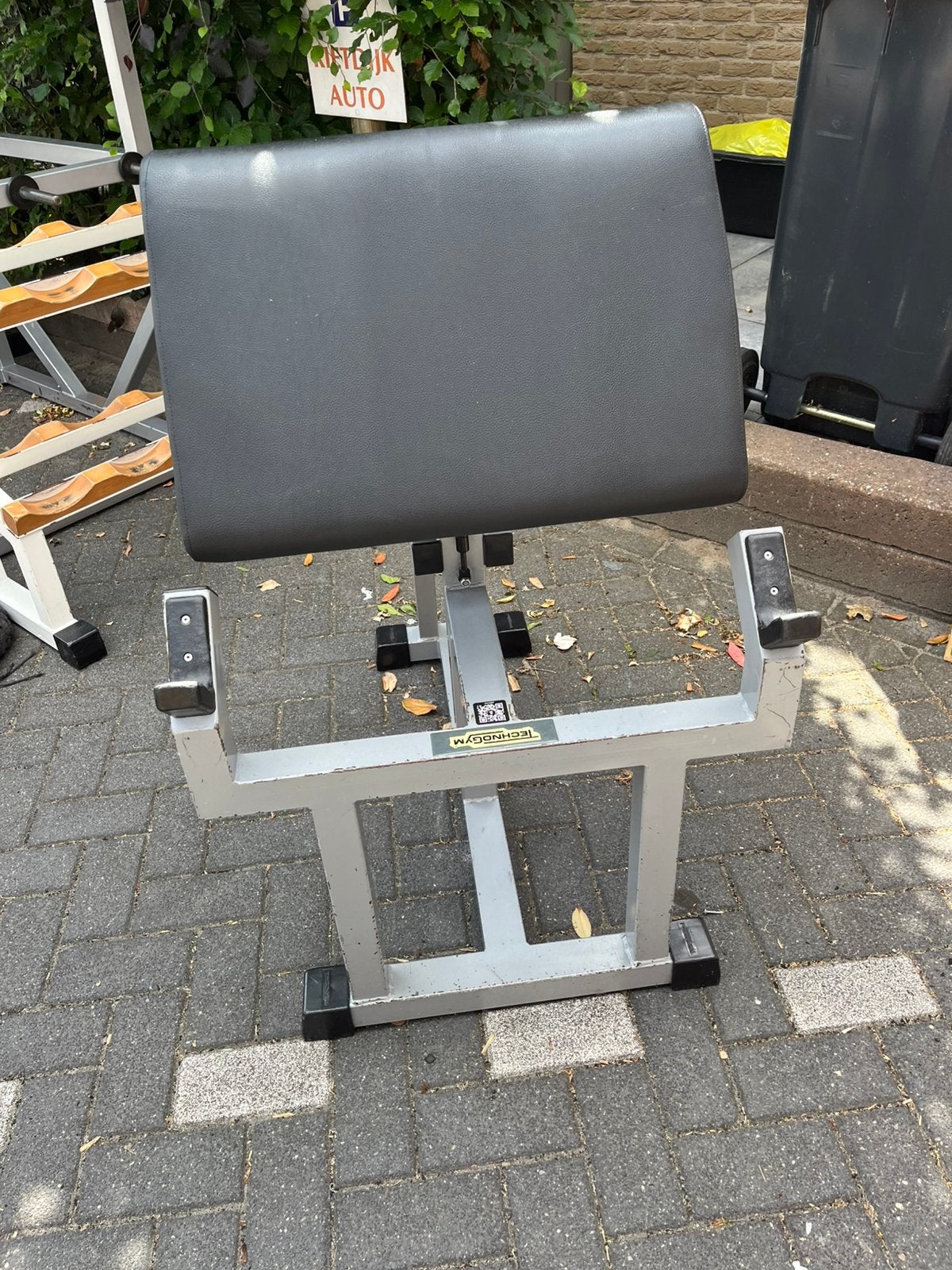 Technogym isotonic biceps arm curl bench bank, Sport en Fitness, Fitnessmaterialen, Ophalen, Bank, Fitnessbank, Biceps