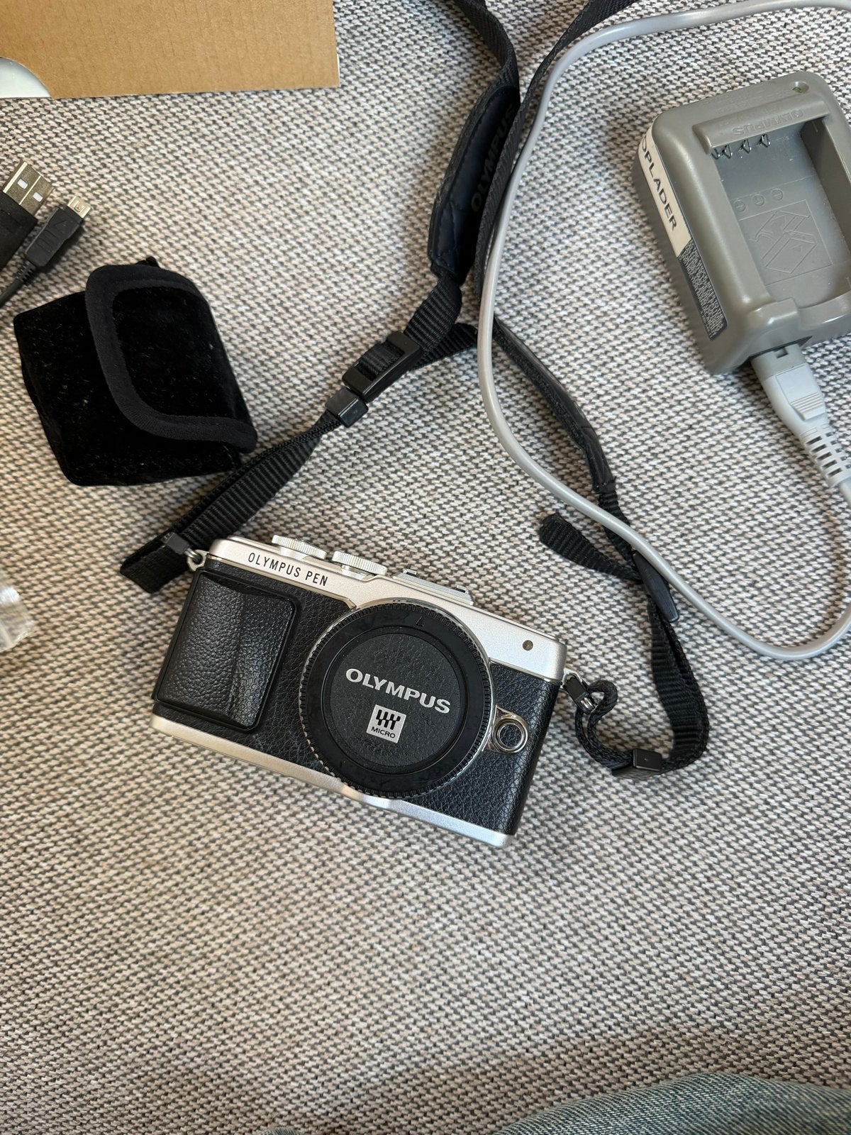 Olympus Pen Lite E-PL7 body met accessoires, Ophalen of Verzenden, Zo goed als nieuw, Olympus, Accu